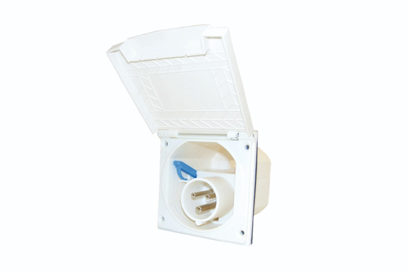 New Model Line CEE Einspeisungsstecker weiss